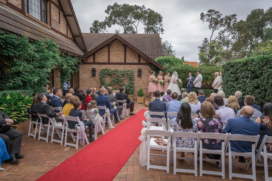 Outdoor-wedding-ceremony